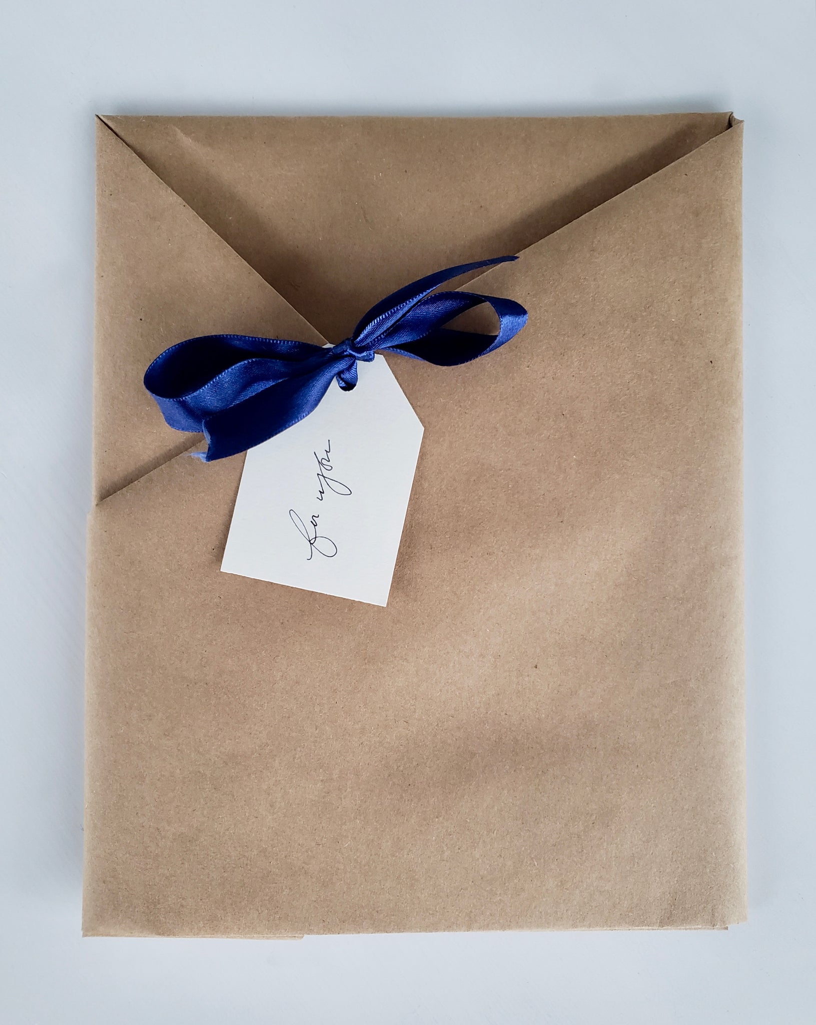 Elegant Blue Gift Wrapping